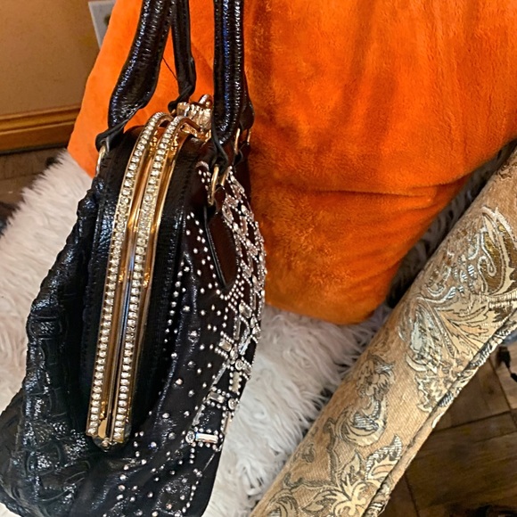 The Trend Setter Rhinestone Boutique Satchel! New! - Picture 6 of 9